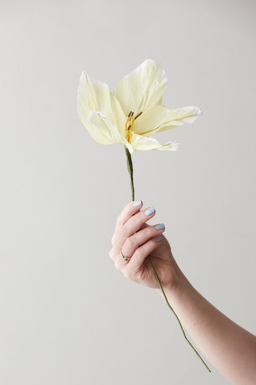 PAPIERBLUMEN, LILIE, GELB